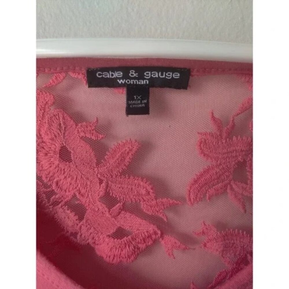 Cable and Gauge Top Short Sleeve Lace Shoulder/Back Coral Asymmetrical Hem Sz 1X - Picture 2 of 2
